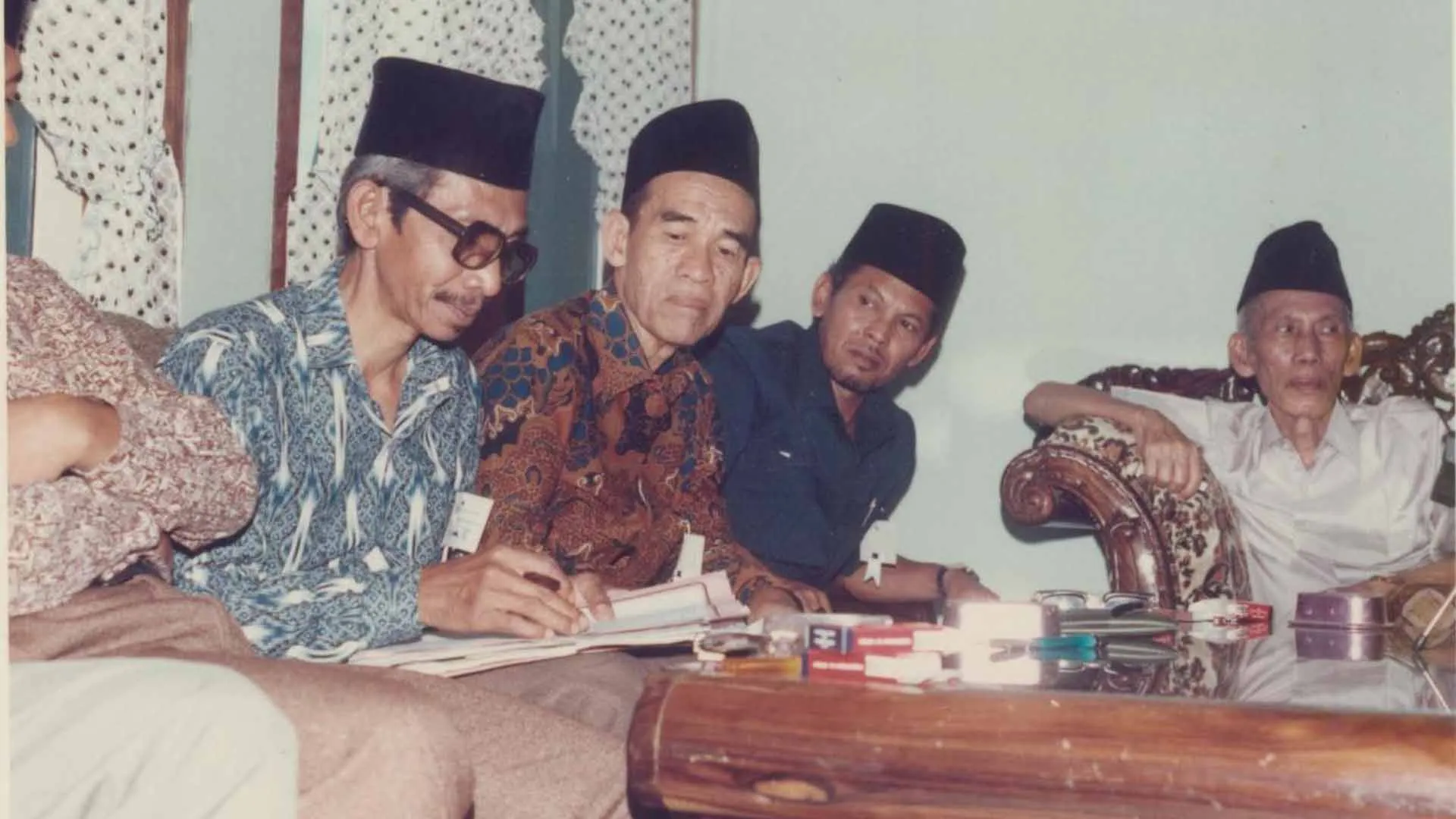 Keteladanan Muallif Sholawat Wahidiyah: Cermin Akhlakul Karimah Sang Guru